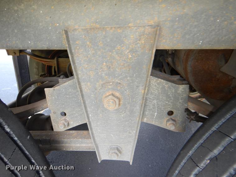 image for item DG1049 2006 Utility 3000R refrigerated van trailer