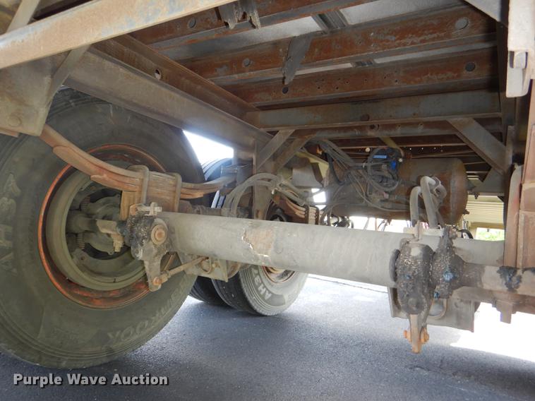 image for item DG1049 2006 Utility 3000R refrigerated van trailer