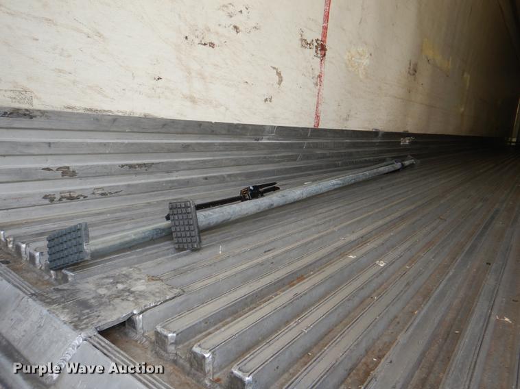 image for item DG1049 2006 Utility 3000R refrigerated van trailer