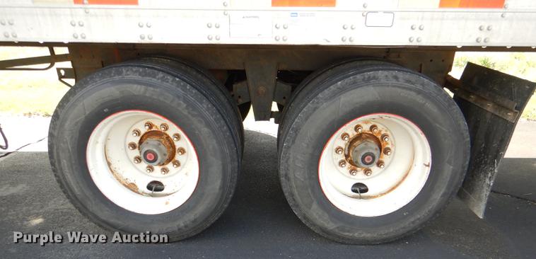 image for item DG1049 2006 Utility 3000R refrigerated van trailer