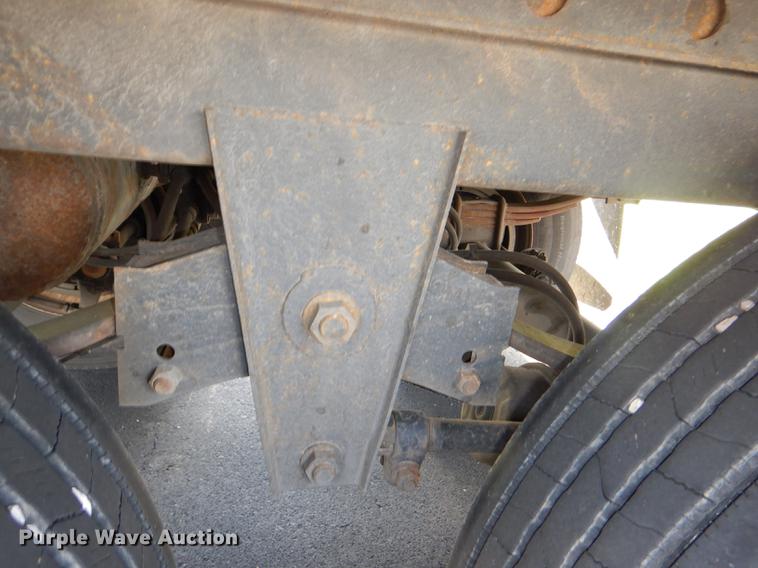 image for item DG1049 2006 Utility 3000R refrigerated van trailer