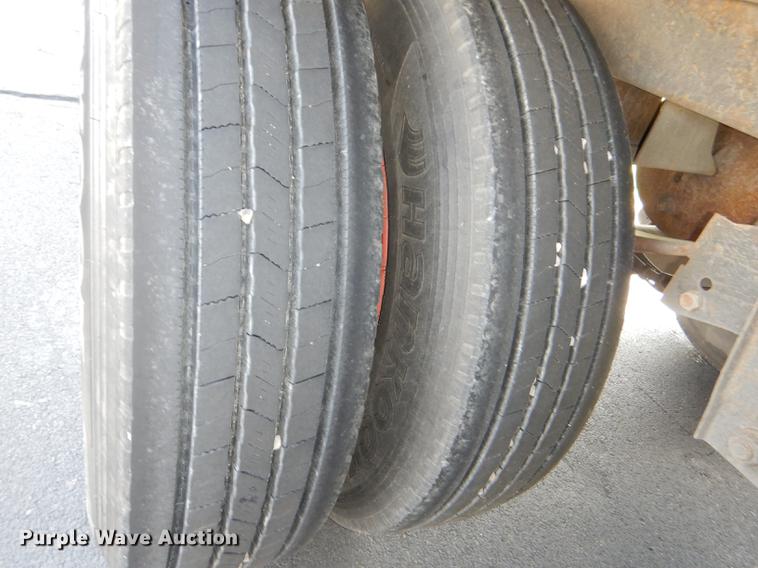 image for item DG1049 2006 Utility 3000R refrigerated van trailer