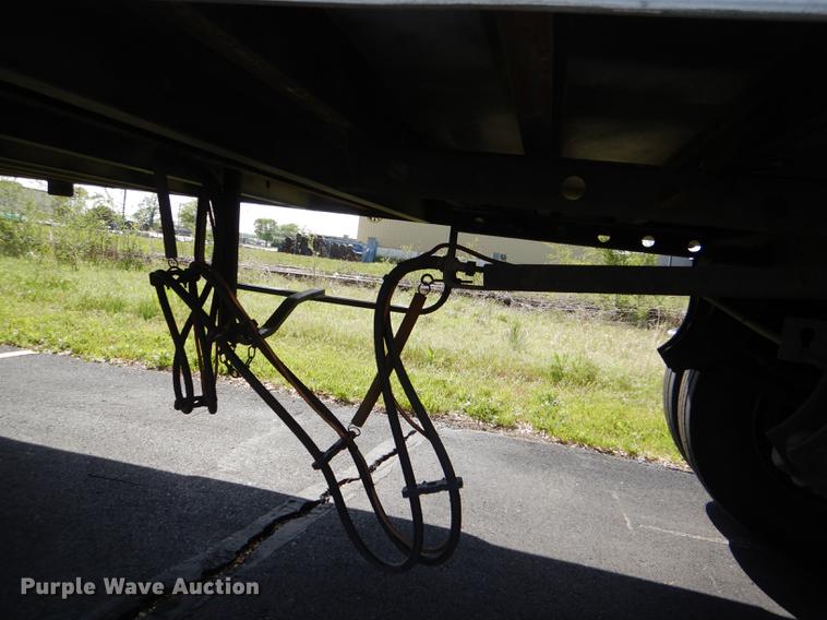 image for item DG1049 2006 Utility 3000R refrigerated van trailer