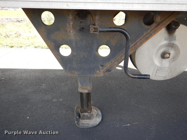 image for item DG1049 2006 Utility 3000R refrigerated van trailer