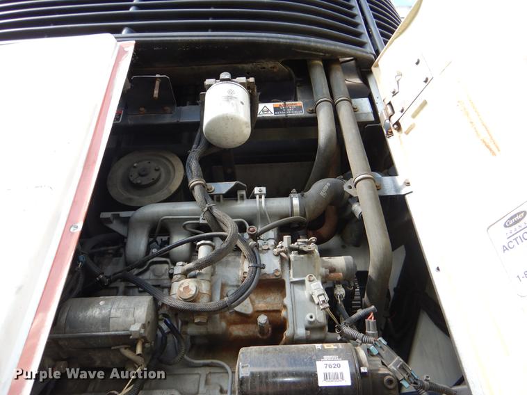 image for item DG1049 2006 Utility 3000R refrigerated van trailer