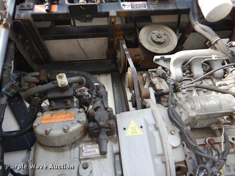 image for item DG1049 2006 Utility 3000R refrigerated van trailer