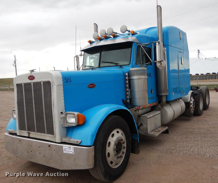 image for item DG5768 2004 Peterbilt 379 semi truck
