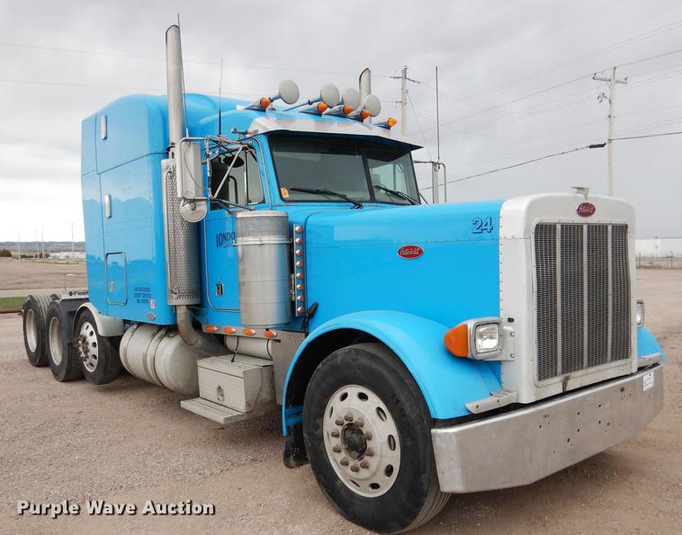 image for item DG5768 2004 Peterbilt 379 semi truck