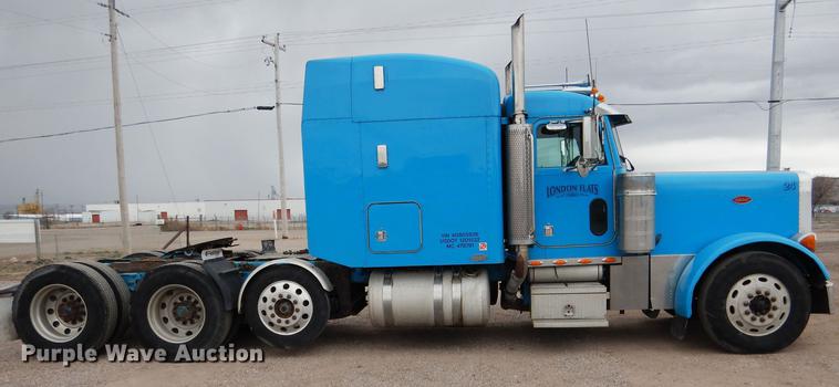 image for item DG5768 2004 Peterbilt 379 semi truck