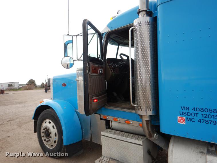 image for item DG5768 2004 Peterbilt 379 semi truck