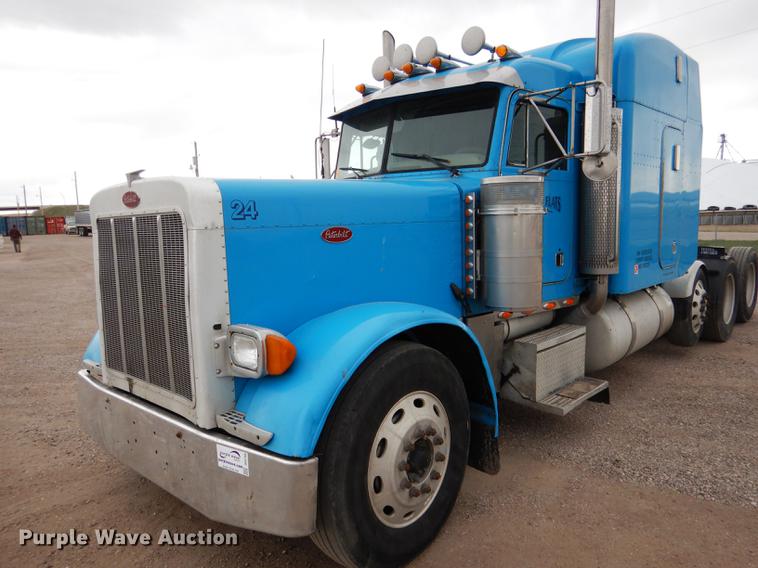image for item DG5768 2004 Peterbilt 379 semi truck