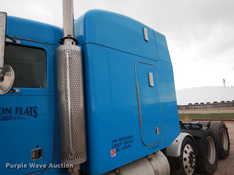 image for item DG5768 2004 Peterbilt 379 semi truck