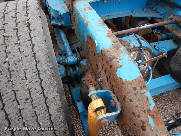 image for item DG5768 2004 Peterbilt 379 semi truck