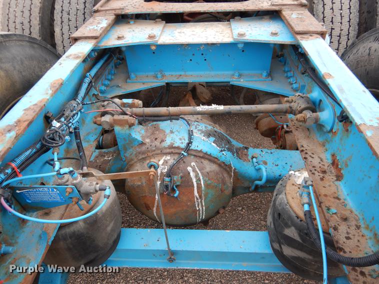 image for item DG5768 2004 Peterbilt 379 semi truck