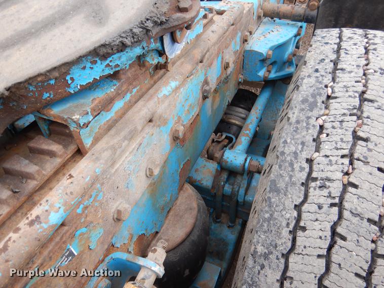 image for item DG5768 2004 Peterbilt 379 semi truck