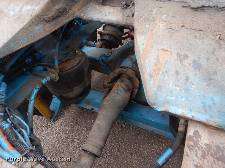 image for item DG5768 2004 Peterbilt 379 semi truck