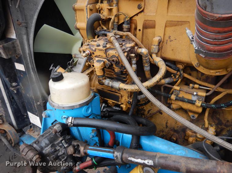 image for item DG5768 2004 Peterbilt 379 semi truck