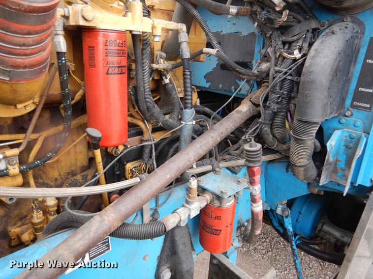 image for item DG5768 2004 Peterbilt 379 semi truck