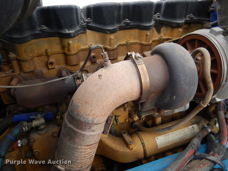 image for item DG5768 2004 Peterbilt 379 semi truck