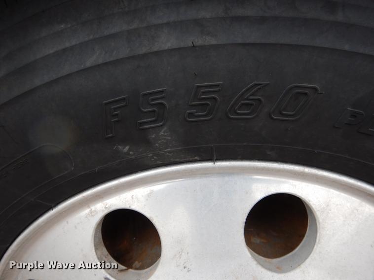 image for item DG5768 2004 Peterbilt 379 semi truck