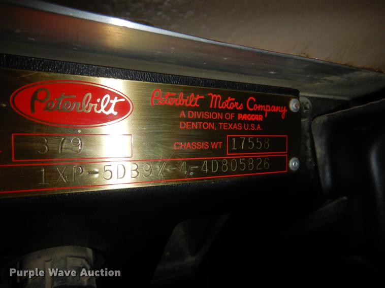 image for item DG5768 2004 Peterbilt 379 semi truck