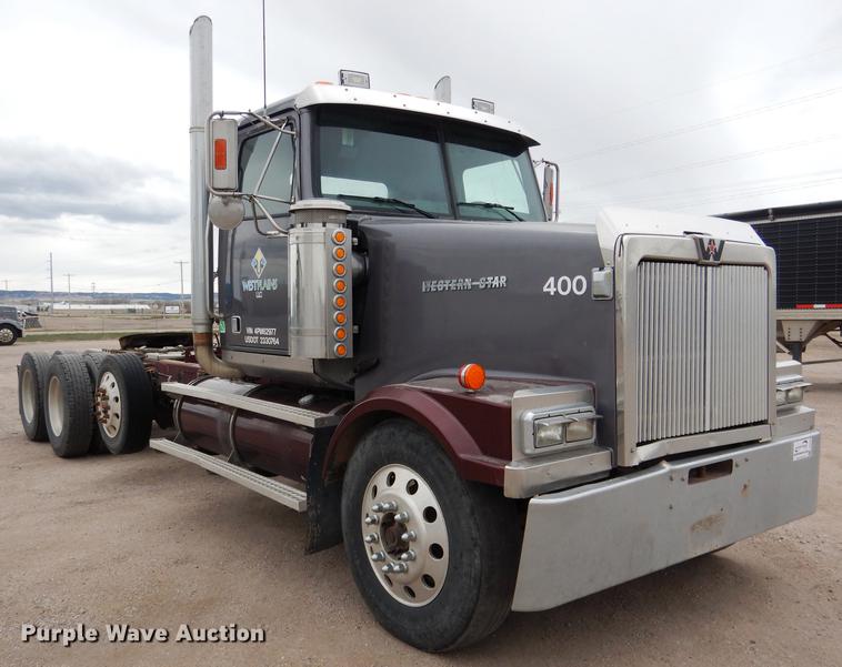 image for item DG5769 2004 Western Star 4900FA semi truck