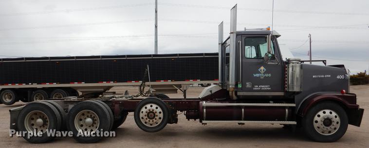image for item DG5769 2004 Western Star 4900FA semi truck