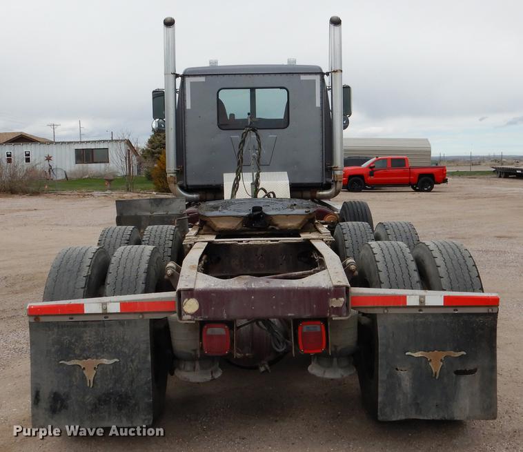 image for item DG5769 2004 Western Star 4900FA semi truck