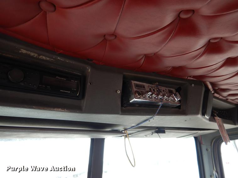 image for item DG5769 2004 Western Star 4900FA semi truck