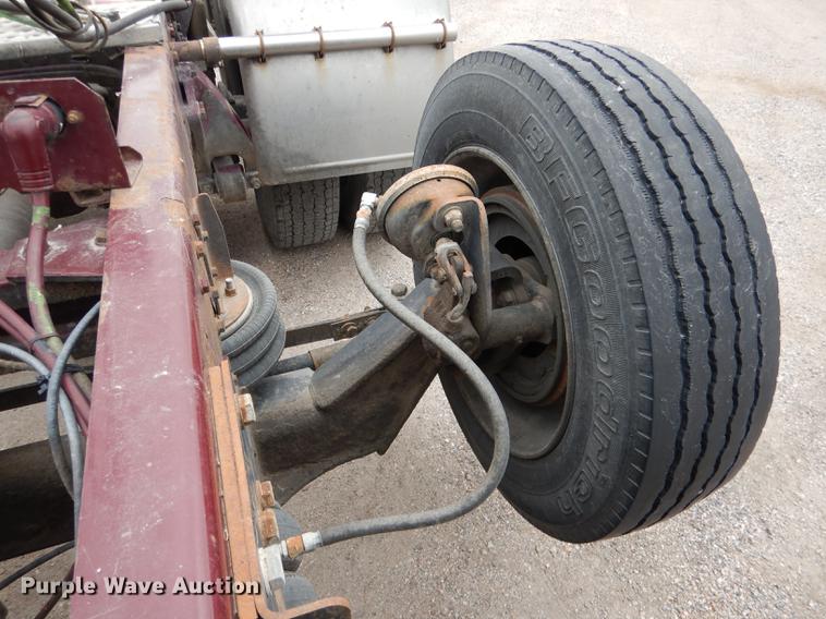 image for item DG5769 2004 Western Star 4900FA semi truck