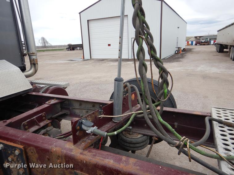 image for item DG5769 2004 Western Star 4900FA semi truck