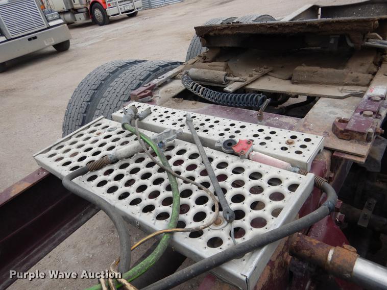 image for item DG5769 2004 Western Star 4900FA semi truck