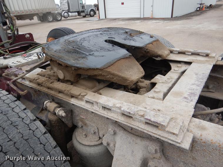 image for item DG5769 2004 Western Star 4900FA semi truck