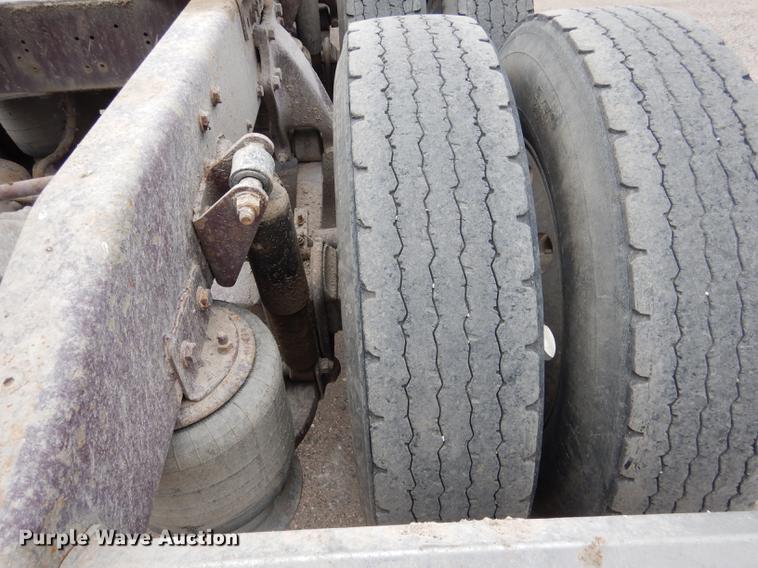 image for item DG5769 2004 Western Star 4900FA semi truck