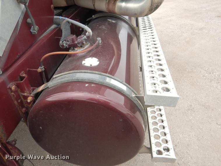 image for item DG5769 2004 Western Star 4900FA semi truck