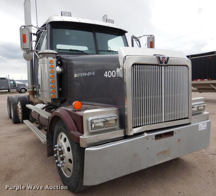 image for item DG5769 2004 Western Star 4900FA semi truck