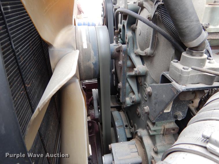 image for item DG5769 2004 Western Star 4900FA semi truck