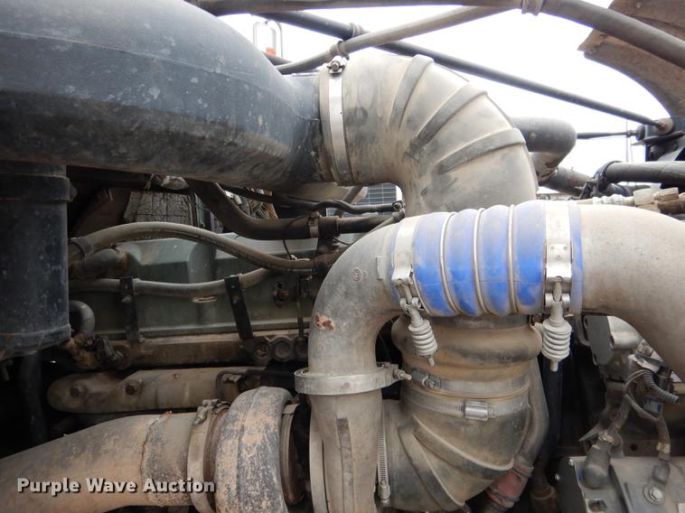 image for item DG5769 2004 Western Star 4900FA semi truck