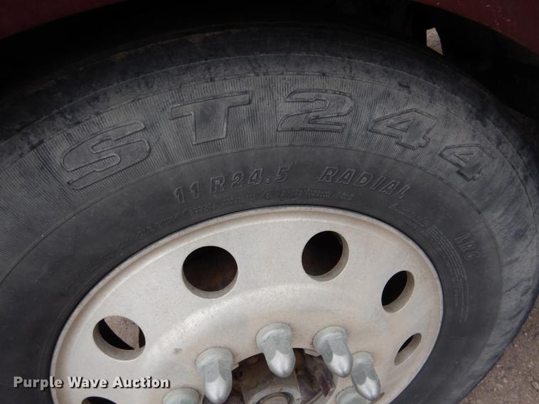 image for item DG5769 2004 Western Star 4900FA semi truck