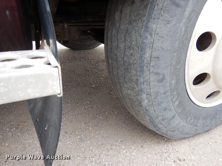 image for item DG5769 2004 Western Star 4900FA semi truck