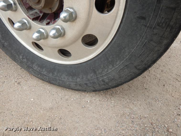 image for item DG5769 2004 Western Star 4900FA semi truck