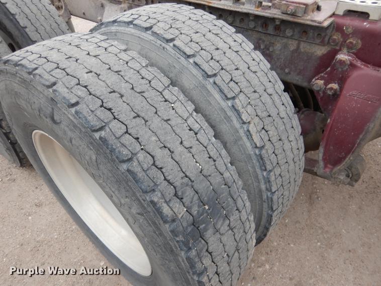 image for item DG5769 2004 Western Star 4900FA semi truck