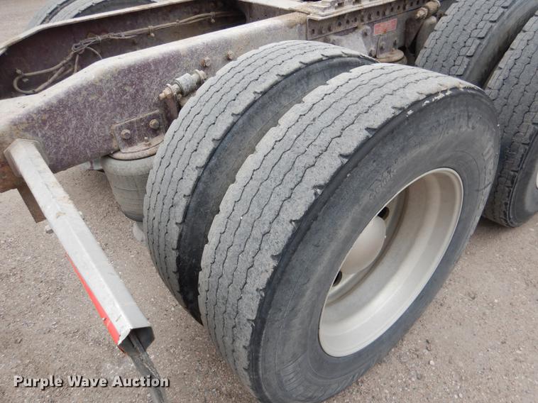 image for item DG5769 2004 Western Star 4900FA semi truck