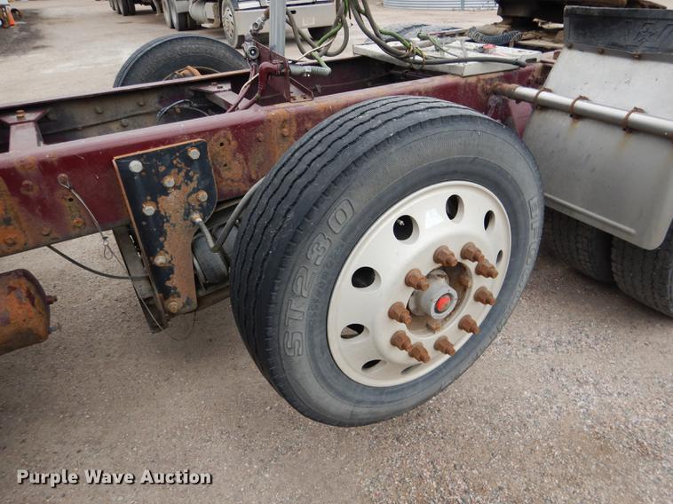 image for item DG5769 2004 Western Star 4900FA semi truck