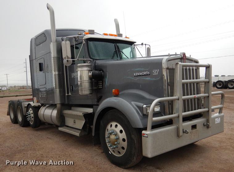 image for item DG5770 2007 Kenworth W900 semi truck