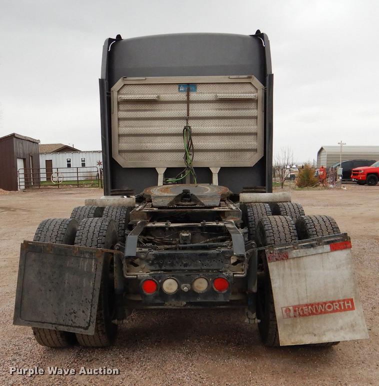 image for item DG5770 2007 Kenworth W900 semi truck