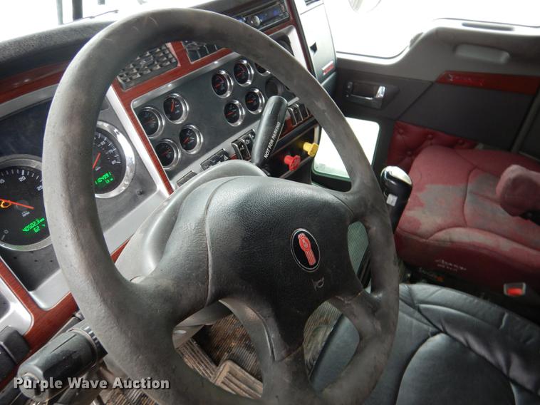 image for item DG5770 2007 Kenworth W900 semi truck