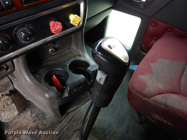 image for item DG5770 2007 Kenworth W900 semi truck