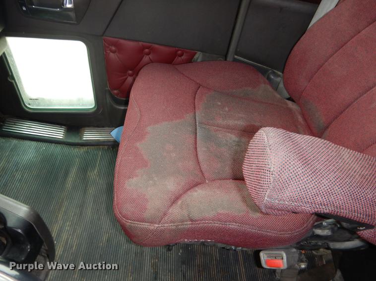 image for item DG5770 2007 Kenworth W900 semi truck