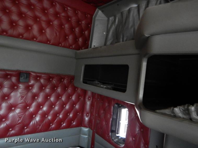 image for item DG5770 2007 Kenworth W900 semi truck